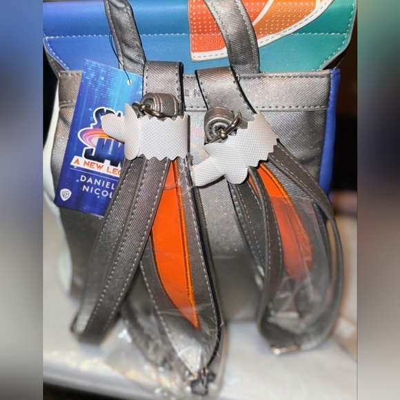 Danielle Nicole Space Jam Bugs Bunny NWT - Picture 4 of 5